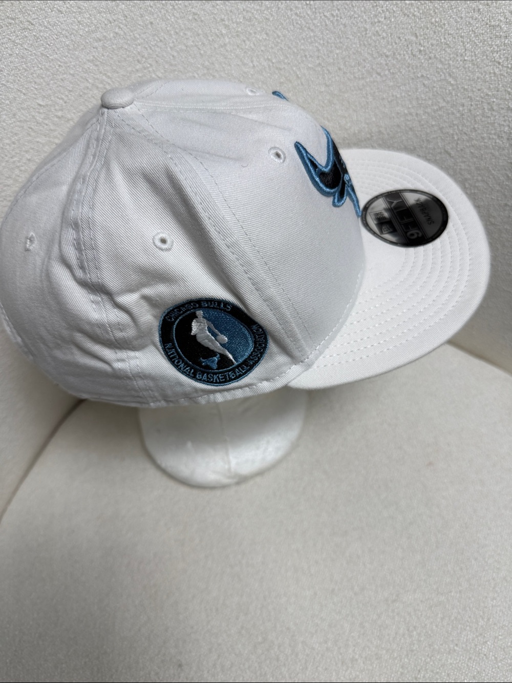 New Era White & Light Blue Basketball Logo Fitted Cap